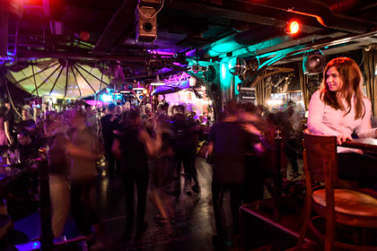 В ночных клубах Москвы введут систему идентификации посетителей