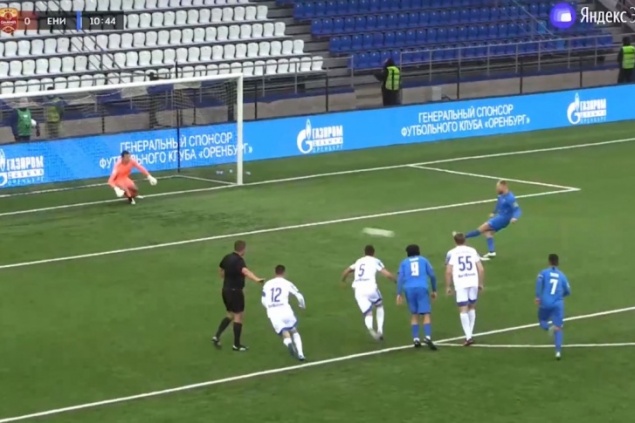 Футбольный «Енисей» в меньшинстве разгромил «Оренбург»