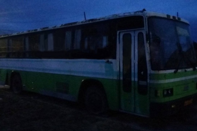 В Минусинске мужчина нанял КАМАЗ и украл припаркованный возле дома автобус