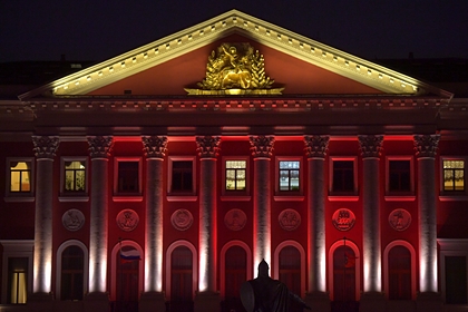 США вложили в Москву миллиарды долларов