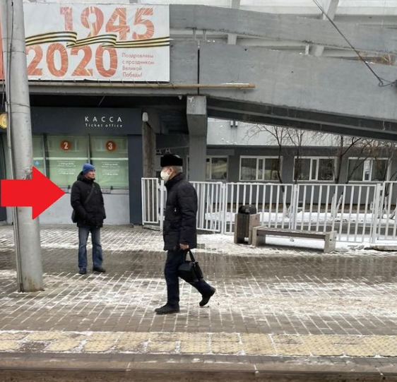 В центре Красноярска задержали мужчину без маски. Оказался преступником в розыске