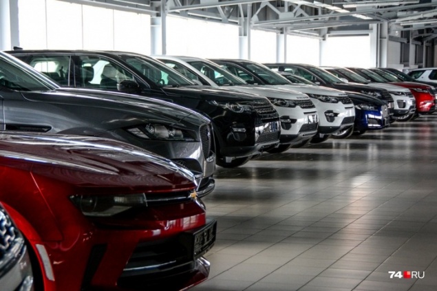 Рождественские антираспродажи: в России резко подорожали популярные Lada, Renault и KIA