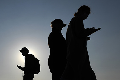 На все смартфоны россиян обязали устанавливать 16 отечественных приложений