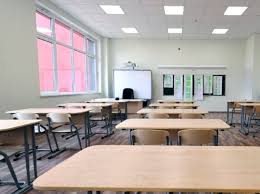 В России на год продлили запрет на массовые школьные мероприятия