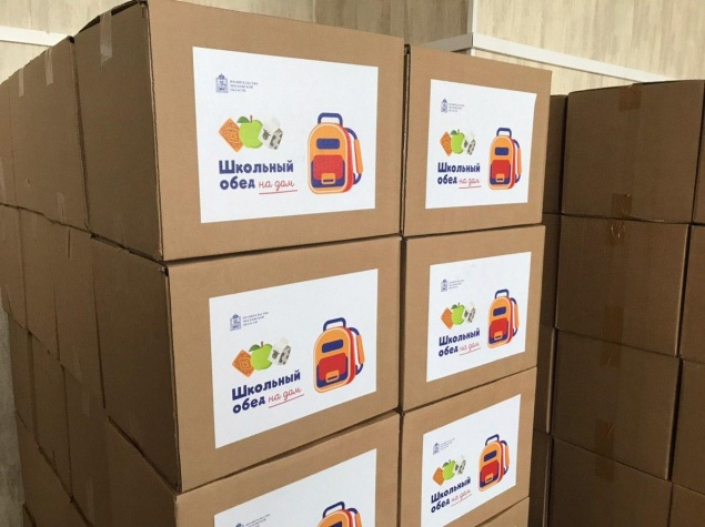 755 продуктовых наборов получили школьники, имеющие право на льготы