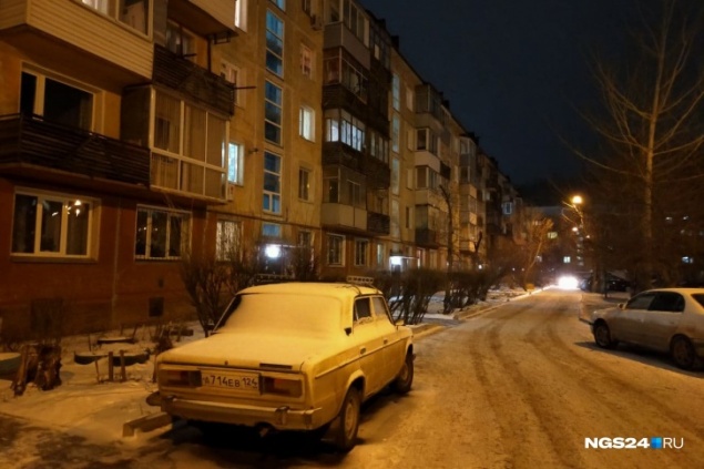 Двое человек пострадали из-за взрыва самогонного аппарата в квартире на Парашютной