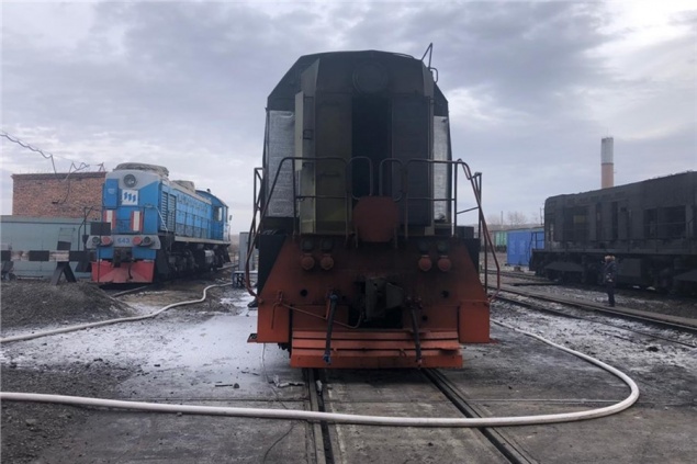 В Хакасии во время ремонта железнодорожного локомотива взорвались пары дизеля. Рабочий погиб