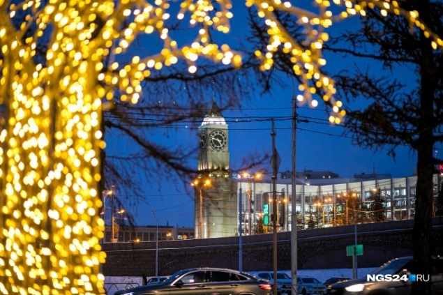 Транспорт, медицина, музеи, кинотеатры и зоопарк: публикуем график работы на новогодние праздники