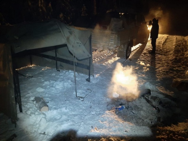 В Эвенкии в 40-градусный мороз полиция и спасатели искали замерзающих в сломавшейся машине вахтовиков