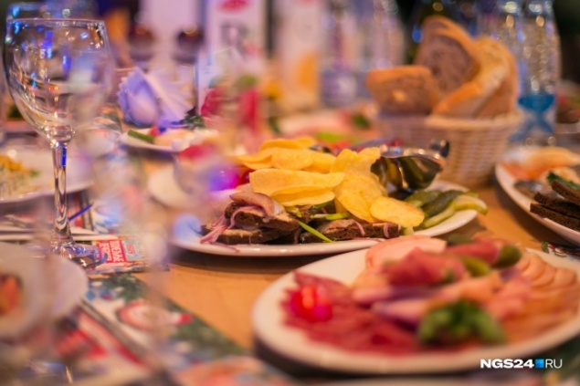 Ресторанам и кафе разрешили вновь работать до 23:00