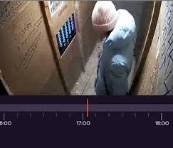 В красноярской новостройке упал лифт с четырьмя пассажирами