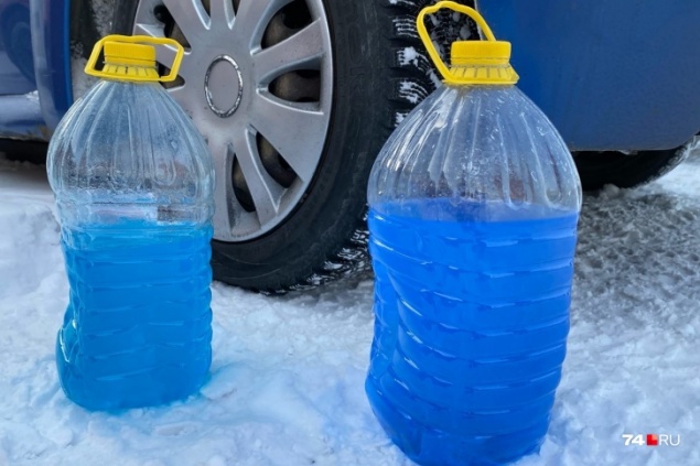 Развели сопли: сравниваем магазинную и паленую незамерзайки на морозе