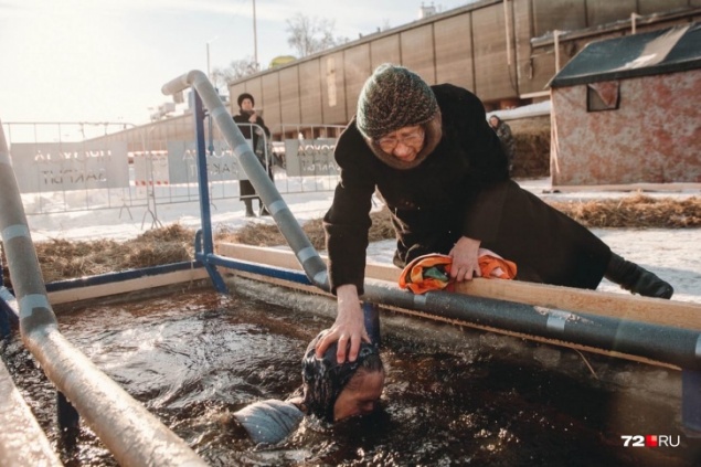 Зря вы это делаете: 6 ошибок, которые совершают в Крещение даже верующие