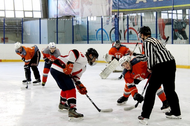 Хоккеисты Ачинска посоревнуются с командой из Зеленогорска в «Звёздном»