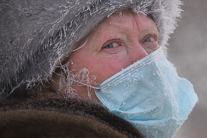 Иммунолог назвал срок отмены масочного режима