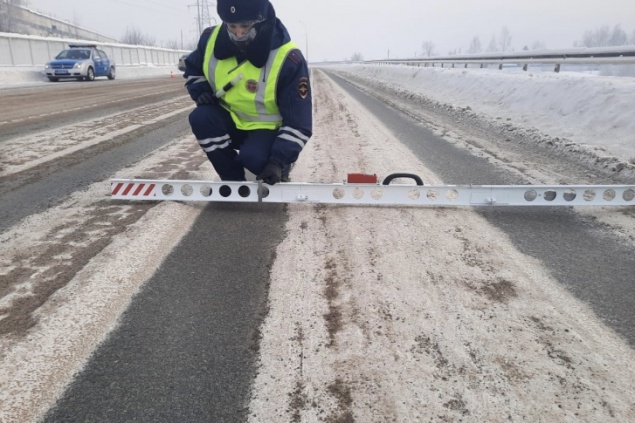 ГИБДД: большинство аварий с пострадавшими в Красноярске произошло из-за нечищеных дорог
