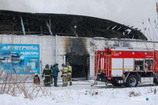 Задержаны директор и завхоз сгоревшего склада, где погибли трое пожарных и кладовщик