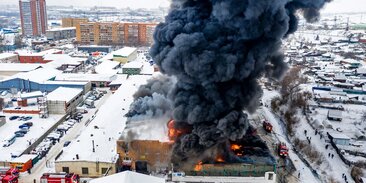 Сгоревший в Красноярске склад автозапчастей был застрахован на крупную сумму