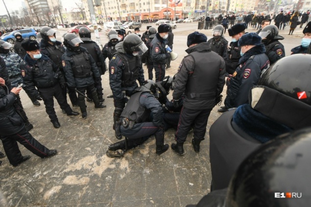 Госдума повысила штрафы за нарушения на митингах