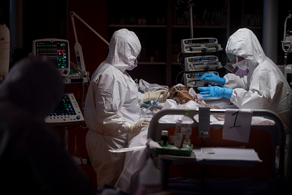 ВОЗ заявила о риске вспышек COVID-19 вопреки вакцинации