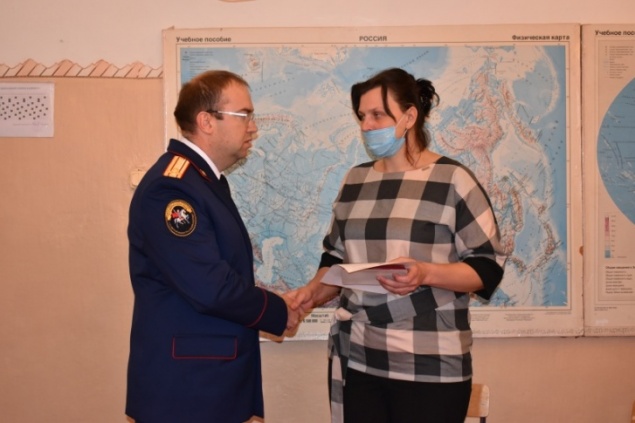 «Не смог выплыть»: 14-летнего школьника посмертно наградили за спасение двух девочек