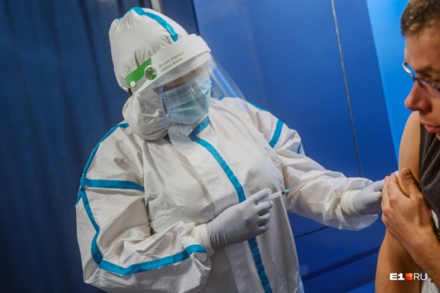 Сколько антител должно быть после прививки от COVID-19: разбираемся вместе с врачами