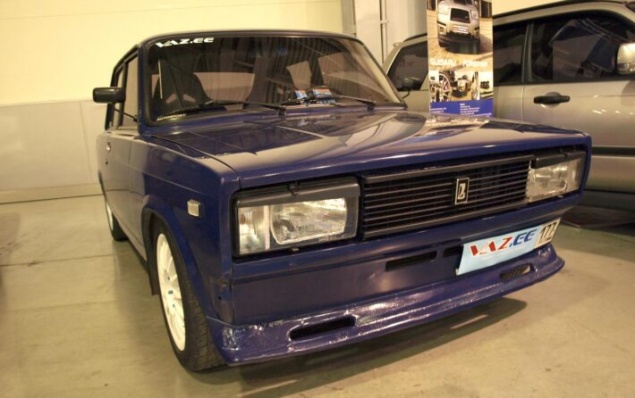 С 1 февраля 2021 года российских водителей могут оштрафовать за багажники, спойлеры и фаркопы