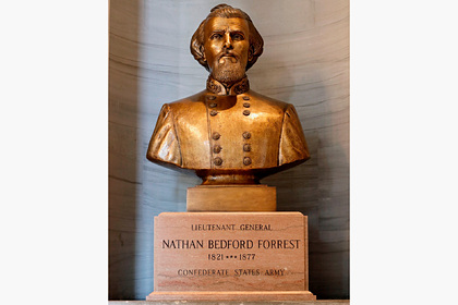 Памятник лидеру ку-клукс-клана уберут из Капитолия в США