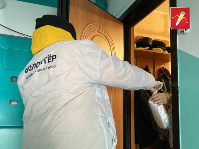 Волонтёры продолжают оказывать «Адресную помощь» населению Ачинска