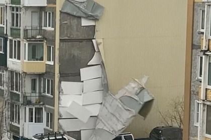 Штормовой ветер сорвал обшивку домов на Камчатке