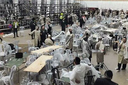 Один человек погиб и десятки пострадали при обрушении трибуны в Израиле