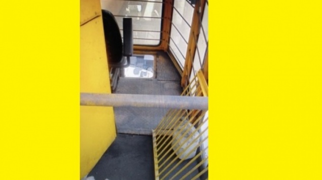 В Ачинске женщина выпала из грузоподъемного крана