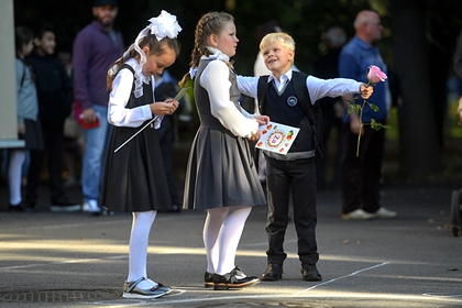 Путин изменил дату начала разовых выплат на школьников на 2 августа