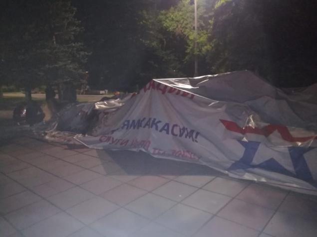 В Хакасии мужчина поджег палатку мобильного пункта вакцинации Минобороны. Глава республики извинился за него перед Сергеем Шойгу