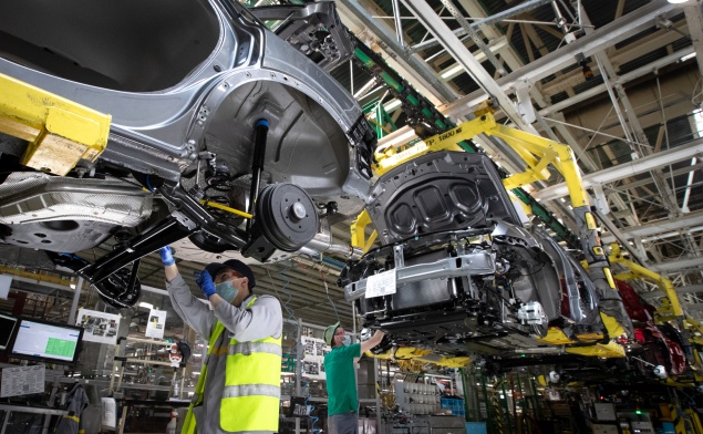 Renault приостановила работу завода в России. Компании принадлежит 68 % АвтоВАЗа