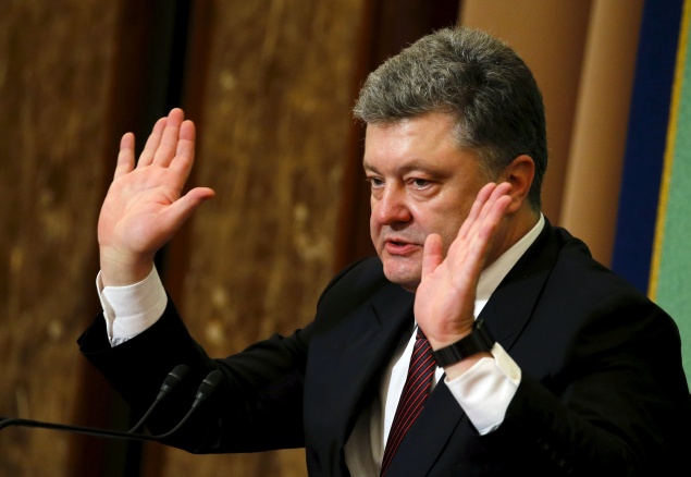 Порошенко с третьего раза выехал из Украины