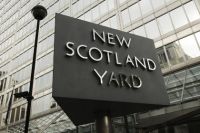 Скотланд-Ярд обвинили в использовании данных умерших детей
