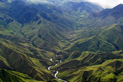 В Папуа-Новой Гвинее при крушении автобуса погибли 24 человека