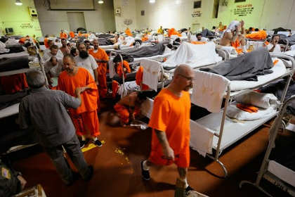 Из переполненных тюрем в Калифорнии выпустят 9,6 тысячи заключенных