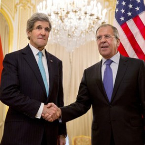 Лавров назвал федерализацию единственным способом спасения Украины