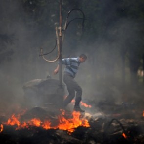 В Маруполе объявлен траур по погибшим в ходе столкновений