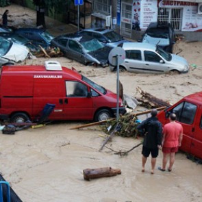 Десять человек погибли в результате наводнения в Болгарии