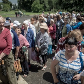 В Славянске введут продуктовые карточки