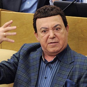 Латвия включила Кобзона и Газманова в список «агрессоров»