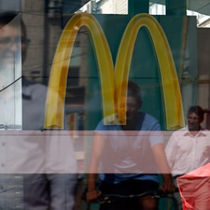 Проверки «Макдоналдс» привели к 80 административным делам