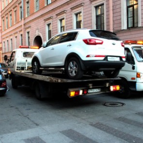 В Думу внесен законопроект об отмене платной эвакуации машин