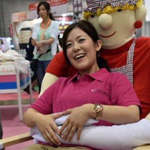 В Японии создали кресло для одиноких людей