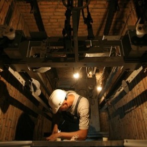 Трое рабочих погибли при обрушении лифта в Новой Москве