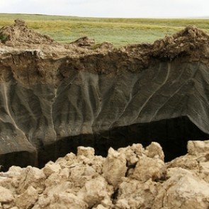 Загадочную воронку на Ямале связали с Бермудским треугольником