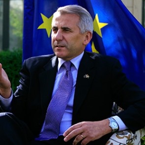 ЕС обсудит отмену санкций против России в конце октября